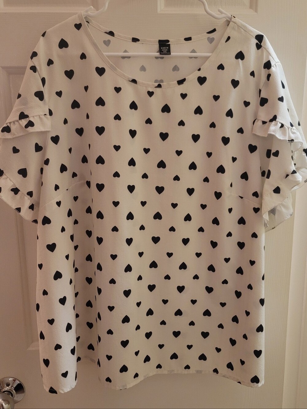 Plus Size Heart Print Blouse 🖤